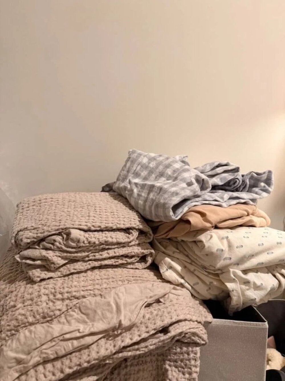 Brooklinen King Duvet Cover Set + Bedsure King Duvet Cover Set BUNDLE. FLAWS